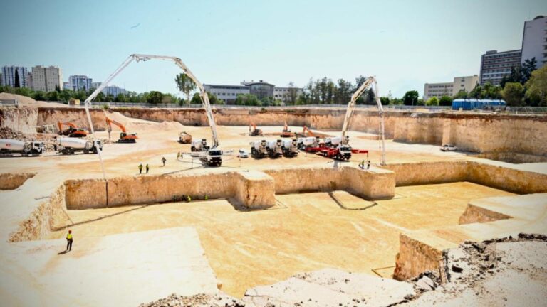 Akdeniz Üniversitesi Yeni Hastane Binası İçin Temel Atma Töreni Gerçekleştirildi
