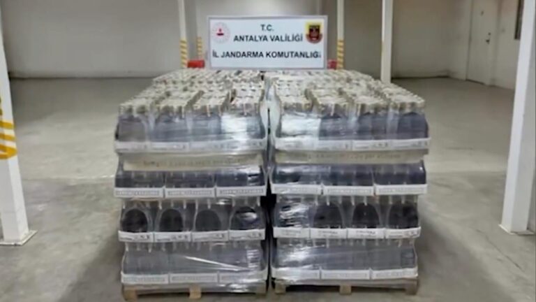 Antalya’da Kaçak Alkol Operasyonu: 119 Bin 500 Litre Ele Geçirildi