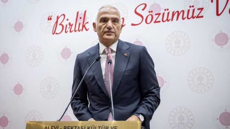 Bakan Ersoy: Alevi-Bektaşi Kültürü Kardeşliğin Temeli