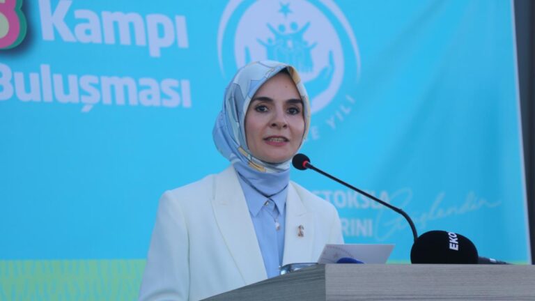 Bakan Göktaş: Aileyi Dijital Dünyanın Yalnızlıklarından Uzaklaştırmak