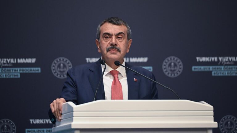 Bakan Tekin’in Yoğunlaştırılmış Yabancı Dil Uygulaması Hakkındaki Açıklamaları