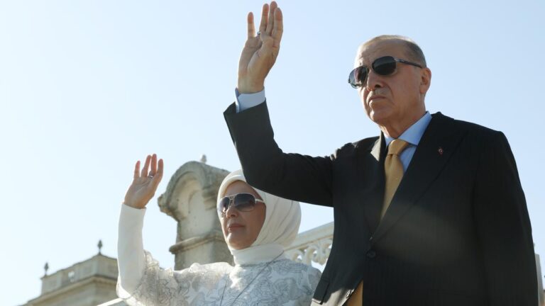 Cumhurbaşkanı Erdoğan’dan İstanbul Boğazı’ndaki geçit törenine dair paylaşım