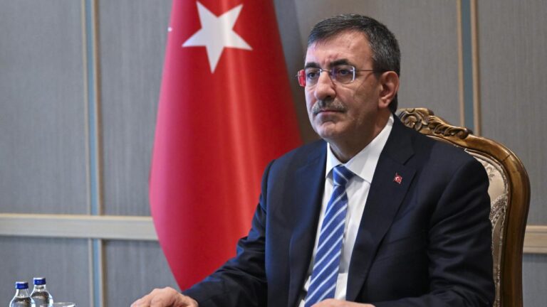 Cumhurbaşkanı Yardımcısı Cevdet Yılmaz’dan Milli Zaferlerde Anlamlı Mesaj