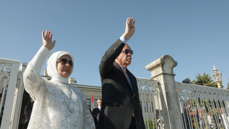Emine Erdoğan: Denizlerdeki Kudretimizin ve İstiklal Ruhumuzun Timsali