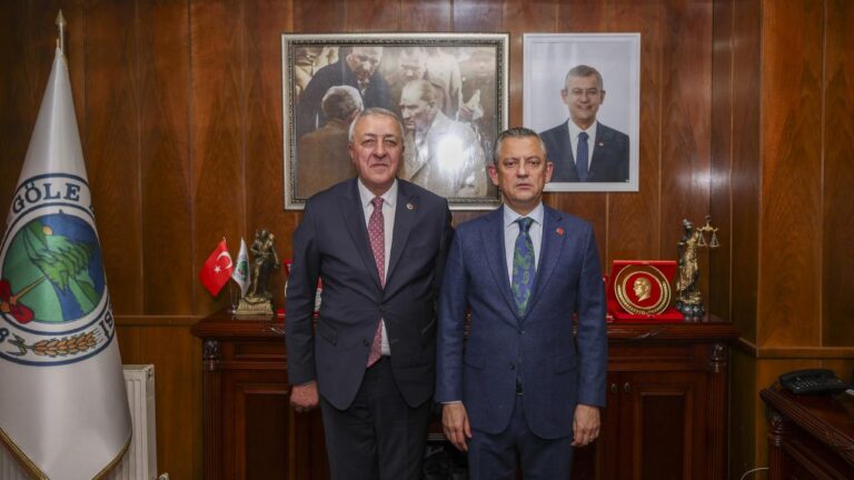 Göle Belediye Başkanı Budak CHP’den ayrıldı