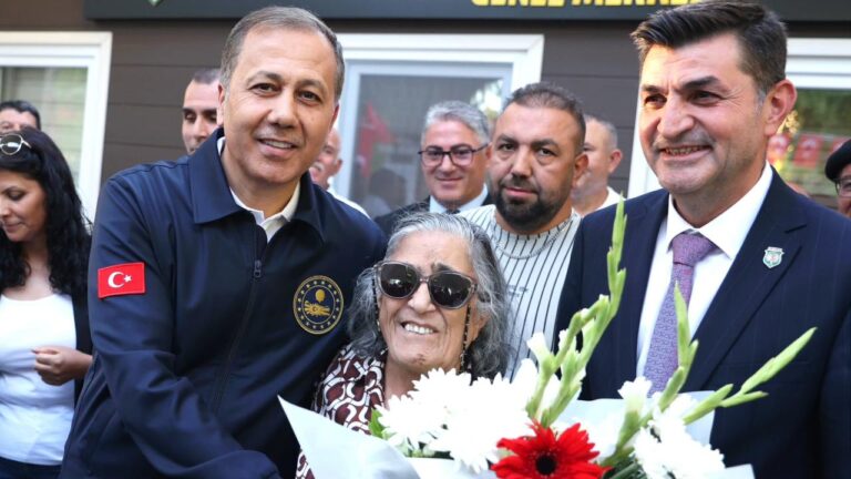 İçişleri Bakanı Yerlikaya, Şehit Aileleri ve Gazilerle Buluştu