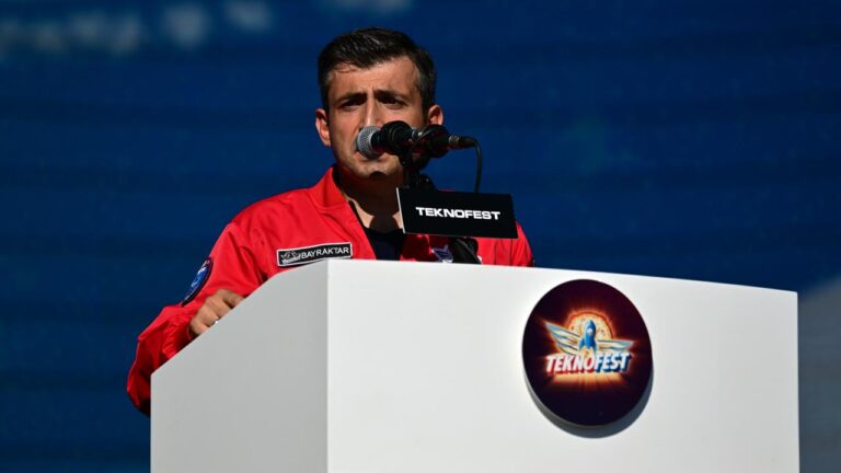 Selçuk Bayraktar: Mavi Vatan ve Bağımsızlık Sevdası