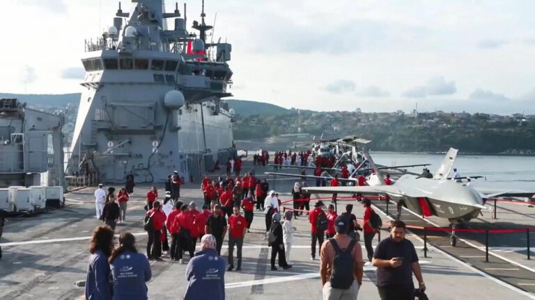 TCG Anadolu İstanbul Boğaz Geçiş Töreni İçin Hazır