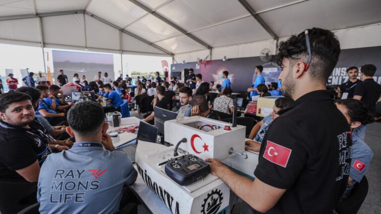 TEKNOFEST Mavi Vatan İnsansız Deniz Altı Aracı Yarışması Devam Ediyor