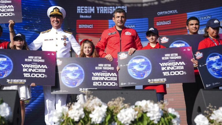 TEKNOFEST Mavi Vatan Yarışmalarında Ödül Alan Takımlara Ödülleri Verildi