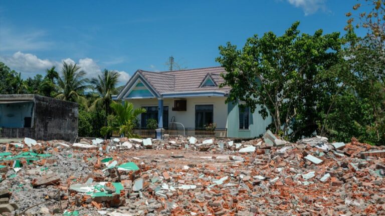 Vietnam’da Kajiki Tayfunu: Ölü Sayısı 7’ye Yükseldi