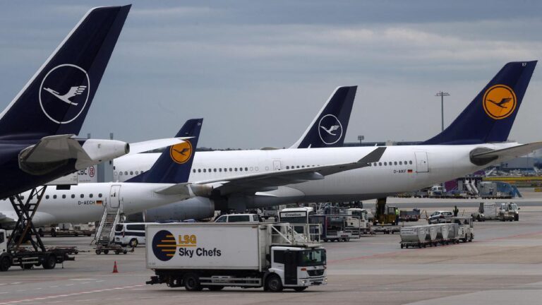 Alman Hava Yolu Şirketi Lufthansa, 2030’a Kadar 4 Bin Kişiyi İşten Çıkaracak