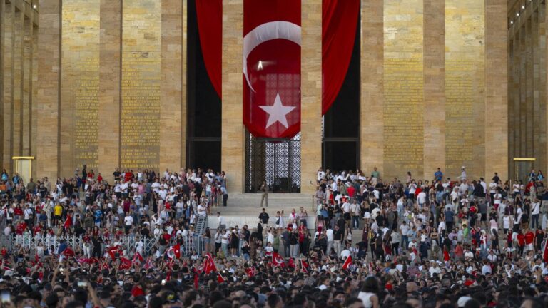 Anıtkabir, 30 Ağustos’ta 630 bini aşkın ziyaretçiyi misafir etti