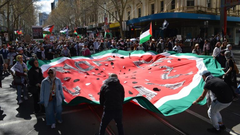 Avustralyalılar İsrail’in Gazze’ye Saldırılarını 100 Haftadır Protesto Ediyor