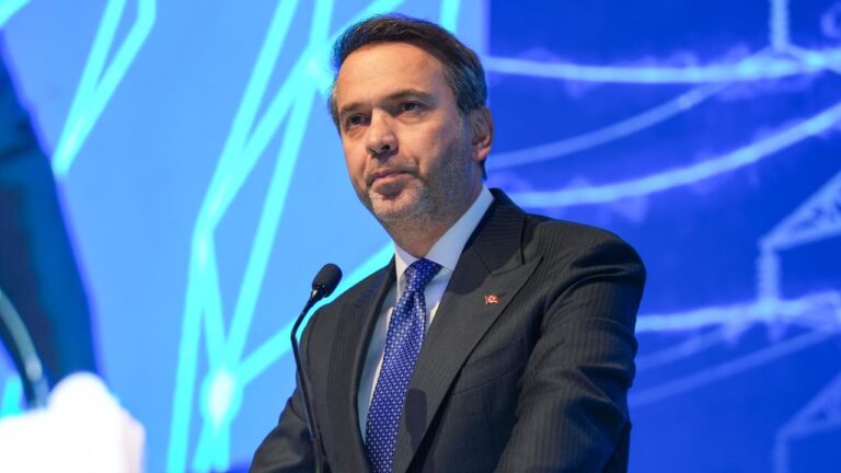Bakan Bayraktar: Türkiye ve Azerbaycan Enerji İşbirliğini Güçlendiriyor
