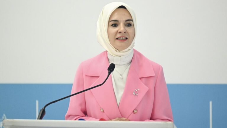 Bakan Göktaş İşaret Dilleri Günü’nü Kutladı