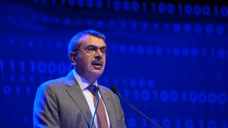 Bakan Tekin: Dün Kapanan Kapıları Açtığımız İçin Rahatsızlar