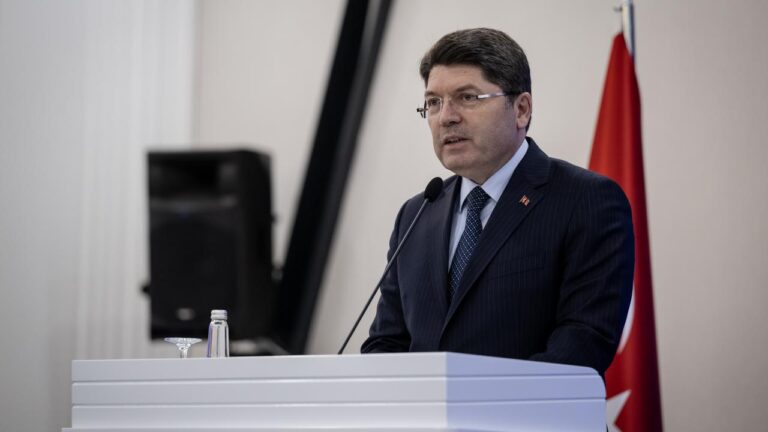 Bakan Tunç: Adalet ve Hukukun Üstünlüğüne İnanıyoruz