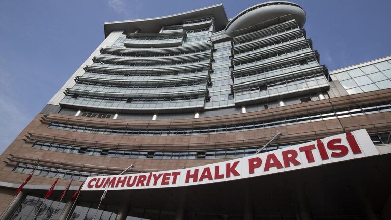 CHP İstanbul İl Kongresi Beklenmedik Bir Şekilde İptal Edildi