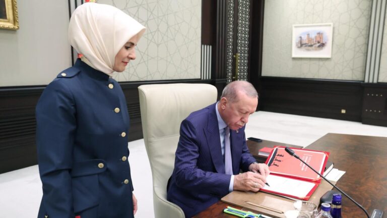 Cumhurbaşkanı Erdoğan Dijital Dünyada Çocuk Hakları Sözleşmesi’ni İmzaladı