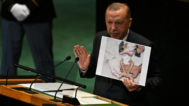 Cumhurbaşkanı Erdoğan İsrail’in Gazze’deki Soykırımını Dünyaya Görsellerle Anlattı