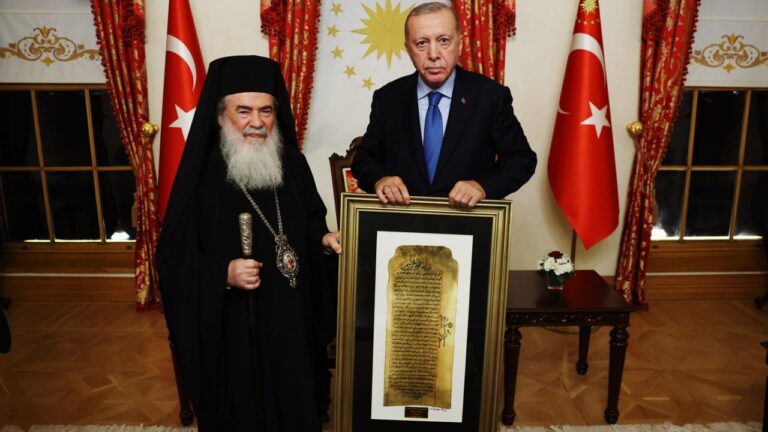 Cumhurbaşkanı Erdoğan, Kudüs Rum Ortodoks Patriği Giannopoulos’u Kabul Etti
