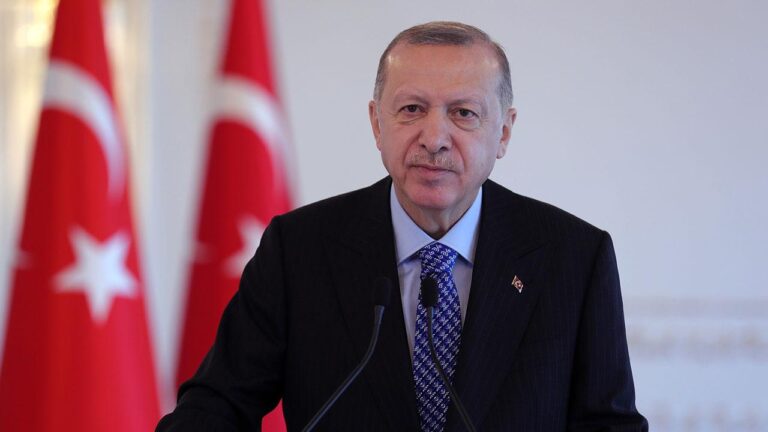 Cumhurbaşkanı Erdoğan, Milli Takımı Kutladı