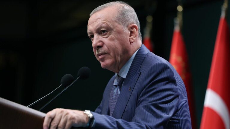 Cumhurbaşkanı Erdoğan’dan 12 Dev Adam’a Tebrik