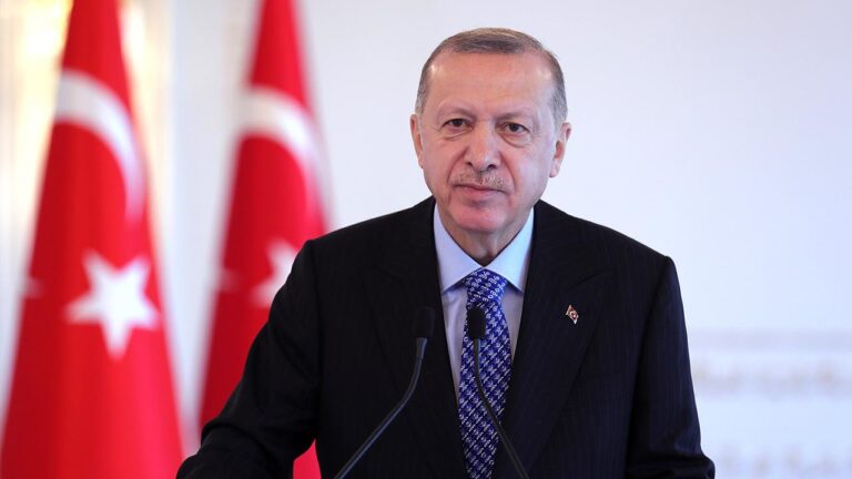 Cumhurbaşkanı Erdoğan’dan Voleybol Milli Takımına Tebrik