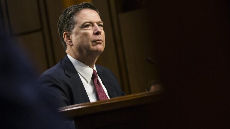 Eski FBI Direktörü James Comey Hakkında Dava Açıldı