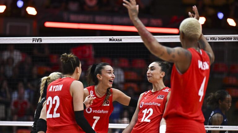 Filenin Sultanları Yarı Finalde Mücadele Edecek