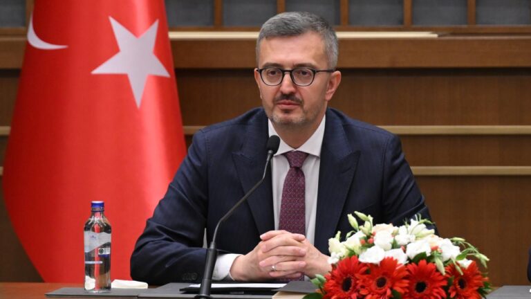 İletişim Başkanı Duran’dan Filenin Sultanları’na Tebrik