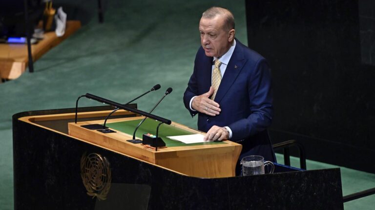 İletişim Başkanlığı: Cumhurbaşkanımızın Konuşması Süresince Mikrofonun Kapanması Söz Konusu Değil