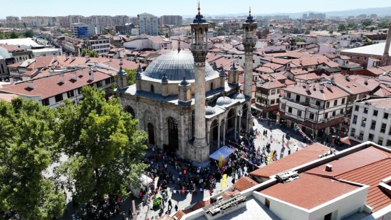 Konya’da Tarihi Bedesten Alışveriş Günleri Başladı