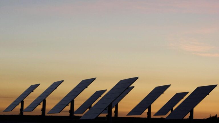 Küresel Güneş Enerjisi Kurulumları İlk Yarıda Yüzde 64 Arttı