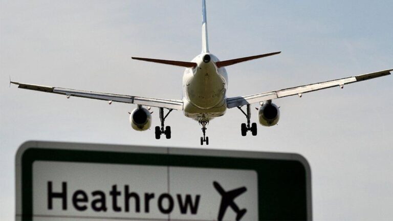 Londra’daki Heathrow Havalimanı’nda Terminal 4 Yeniden Açıldı