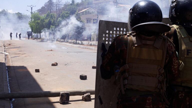Madagaskar’da Protestoların Ardından Cumhurbaşkanı Rajoelina Hükümeti Feshetti