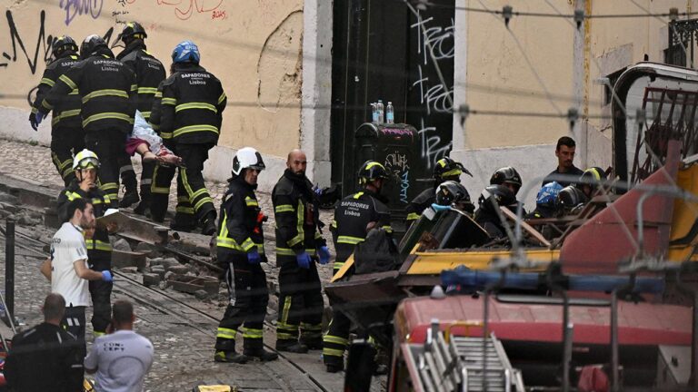 Portekiz’de Tramvay Kazasında 15 Kişi Hayatını Kaybetti