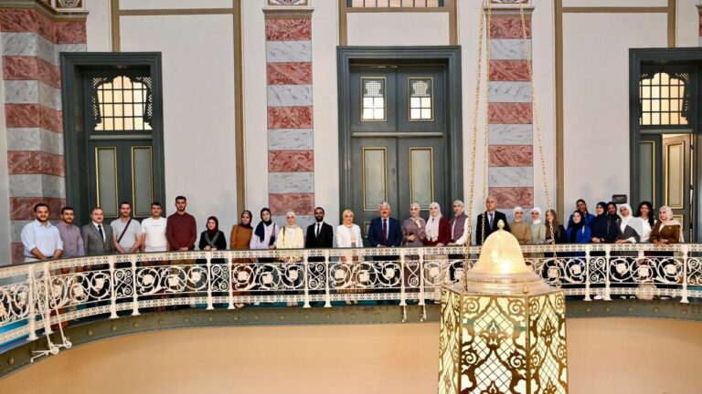 Rektör Aydın, Filistinli Öğrencilere Destek Verdi