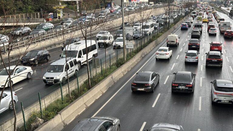 Trafikte Ağustosta 215 Bin 130 Araç Kaydı Yapıldı