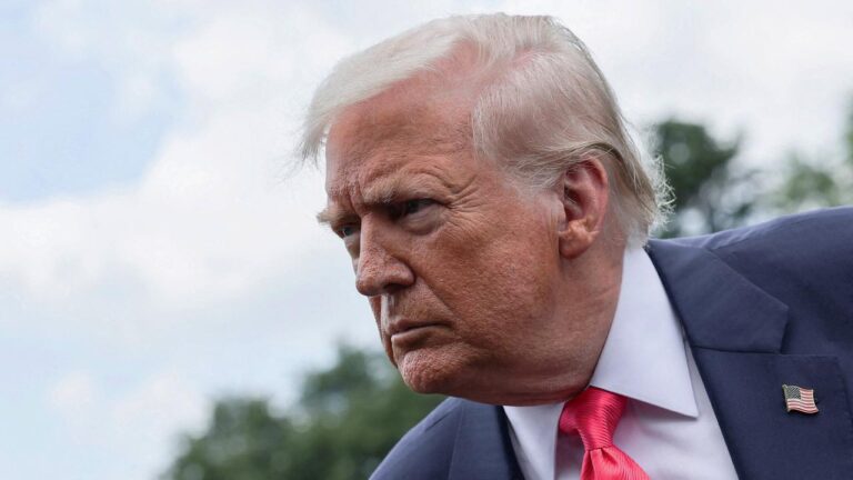Trump, Venezuela’ya Gözdağı Verdi