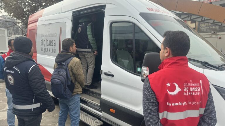 Türkiye, düzensiz göçle etkin bir şekilde mücadele ediyor