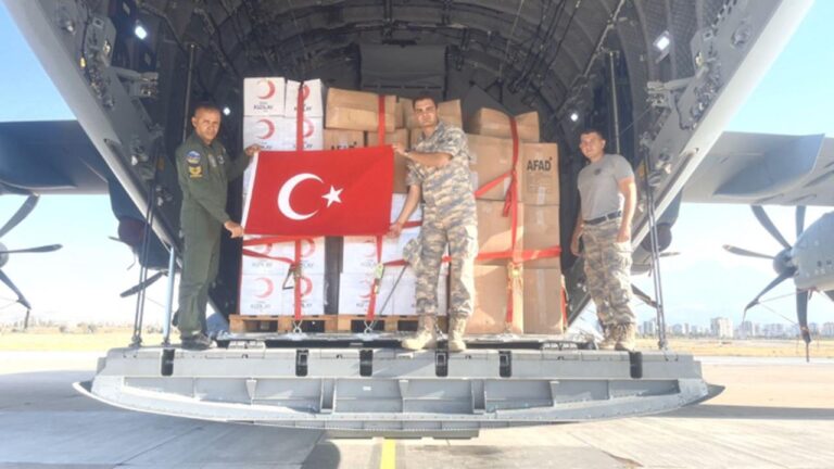 Türkiye, Kunar Vilayeti’ndeki Depremzedelere Yardım Gönderdi
