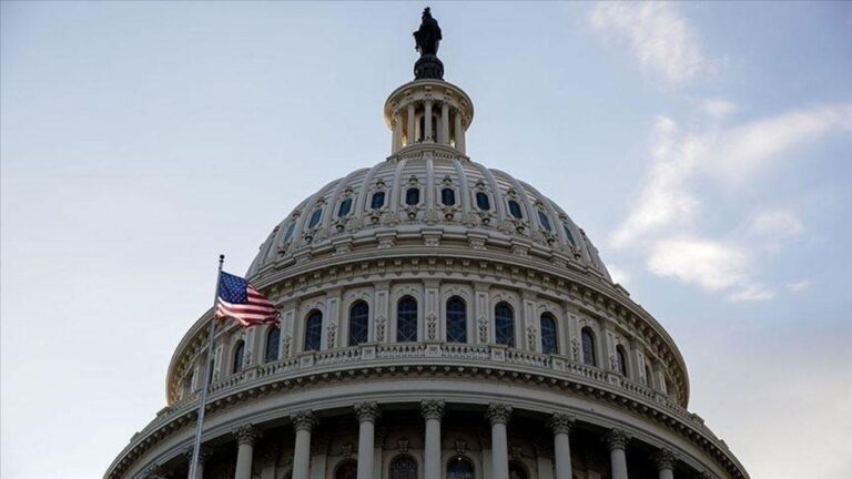 ABD Senatosu, Trump’ın gümrük tarifelerini durdurmayı öngören tasarıyı “sembolik” olarak onayladı