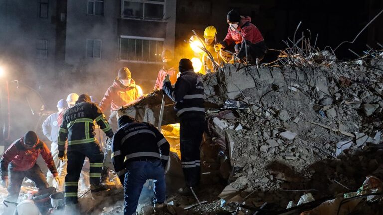 Adana’da 96 Kişiye Mezar Olan Apartmanın Müteahhidine Ağır Cezalar