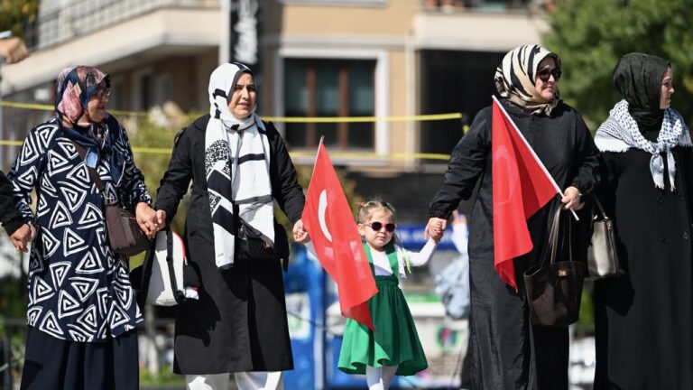 AK Parti Kadın Kolları’ndan “Gazze için dayanışma” etkinliği