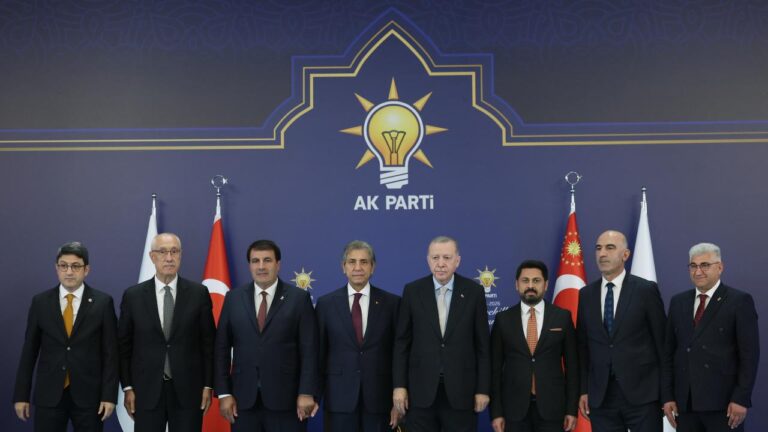 AK Parti’ye 7 Yeni İsim Katıldı