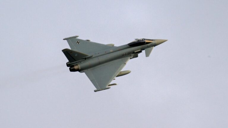 Almanya, Polonya’ya Eurofighter Uçakları Konuşlandıracak