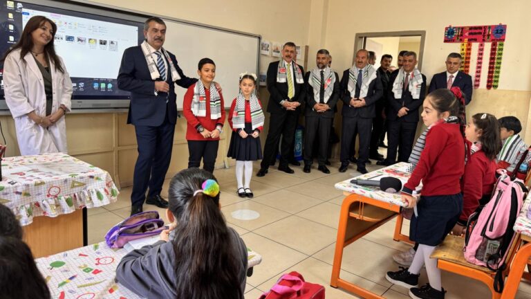 Bakan Yusuf Tekin, Filistin ve Gazze Farkındalık Etkinliğine Katıldı