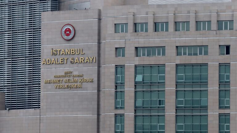 Casusluk Şüphelisi Gün, İnsanların Özel Yazışmalarını Analiz Ettiklerini İtiraf Etti